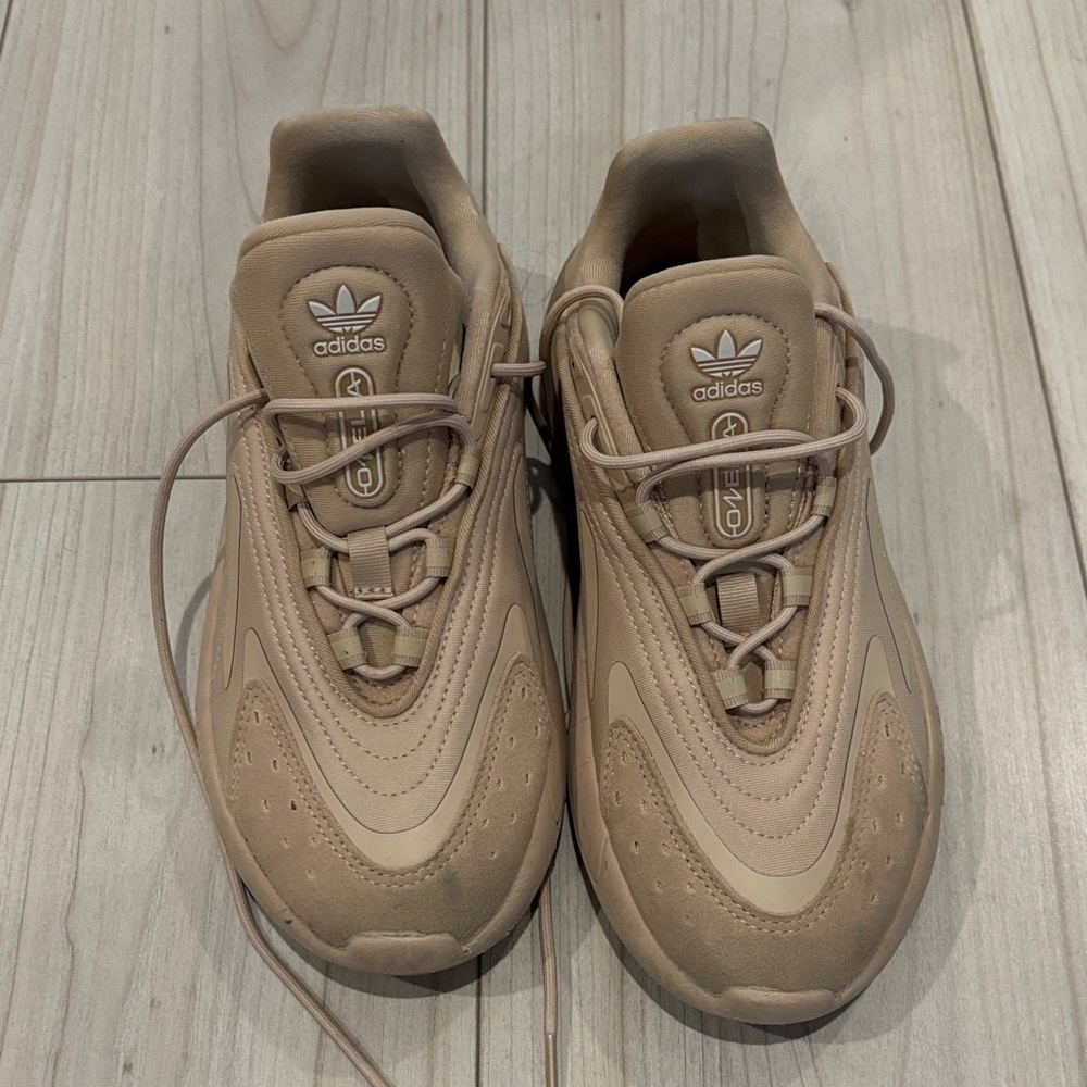 Adidas Women’s Beige Sneakers
